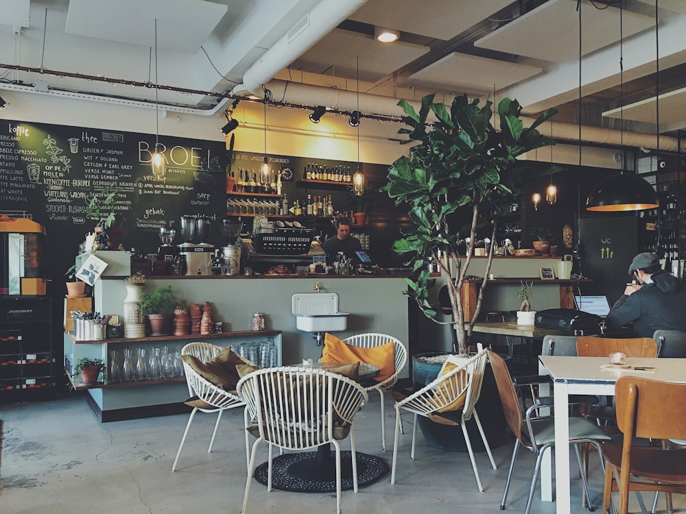 Rosslyn Coffee specialty coffee bar on Queen Victoria Street in the City of London — photo 2
