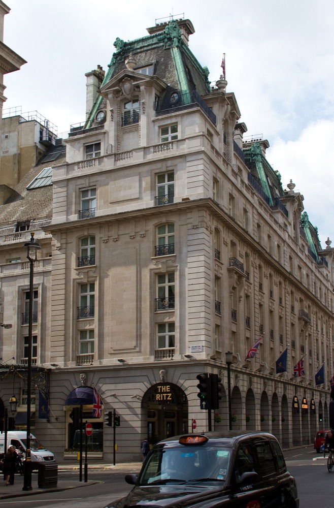 The Ritz London's neoclassical Piccadilly facade with its famous arcade — photo 2