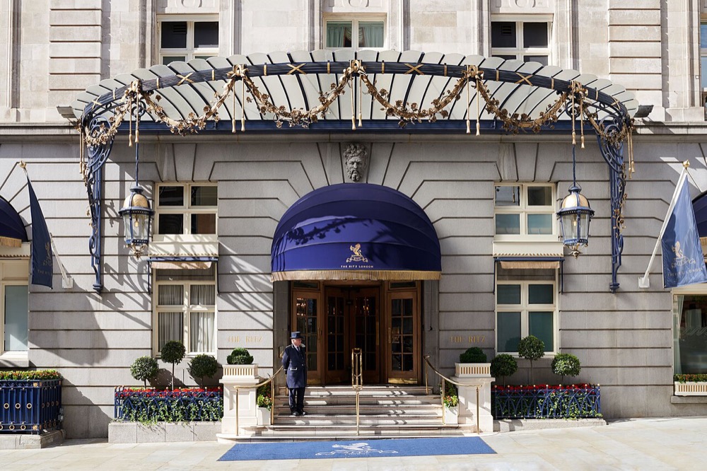 The Ritz London's neoclassical Piccadilly facade with its famous arcade — photo 3